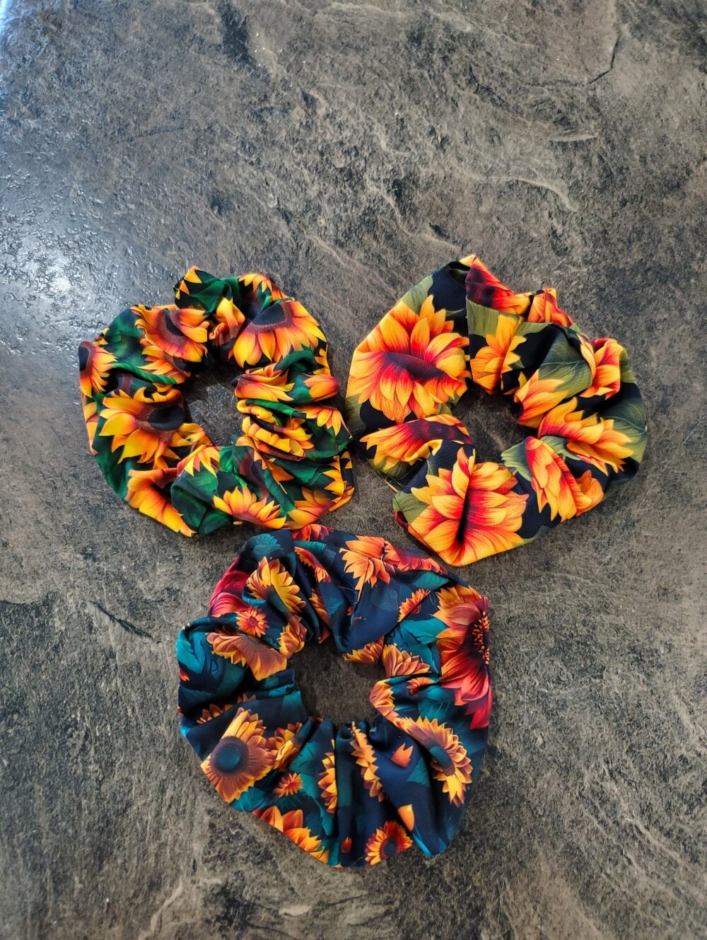 NEW Sunflower Print Scrunchies Set Of 3